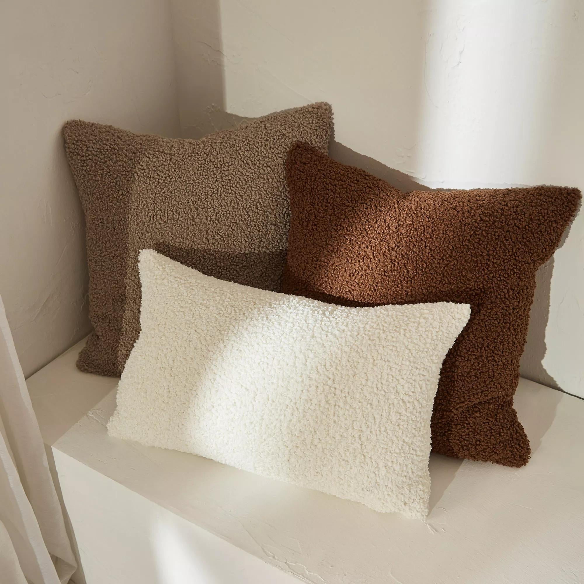 Bouclair coussin décoratif en boucle Doodle