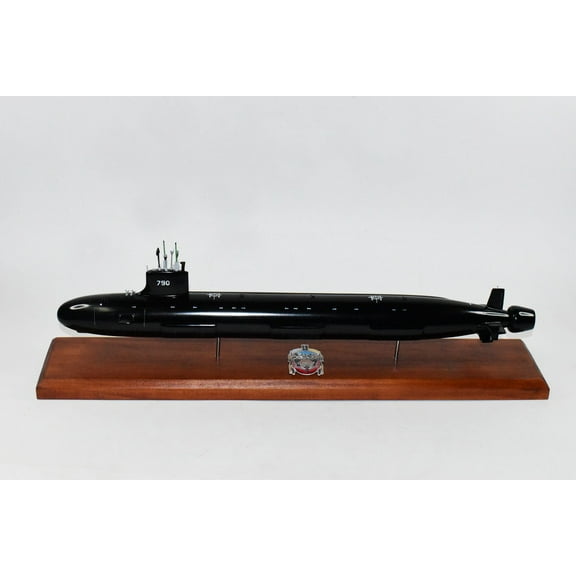 USS South Dakota (SSN-790) Submarine Model,US Navy, 20Scale Model,Mahogany,Virginia Class Block III