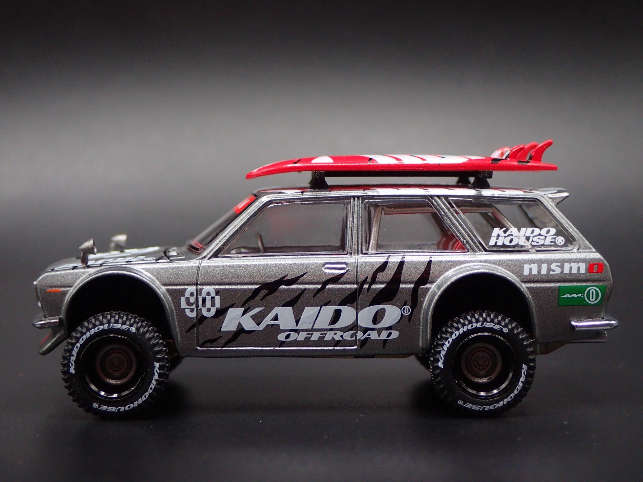 Open Box 1967-1972 DATSUN 510 WAGON 4X4 KAIDO HOUSE 1:64 SCALE DIORAMA DIECAST MODEL CAR