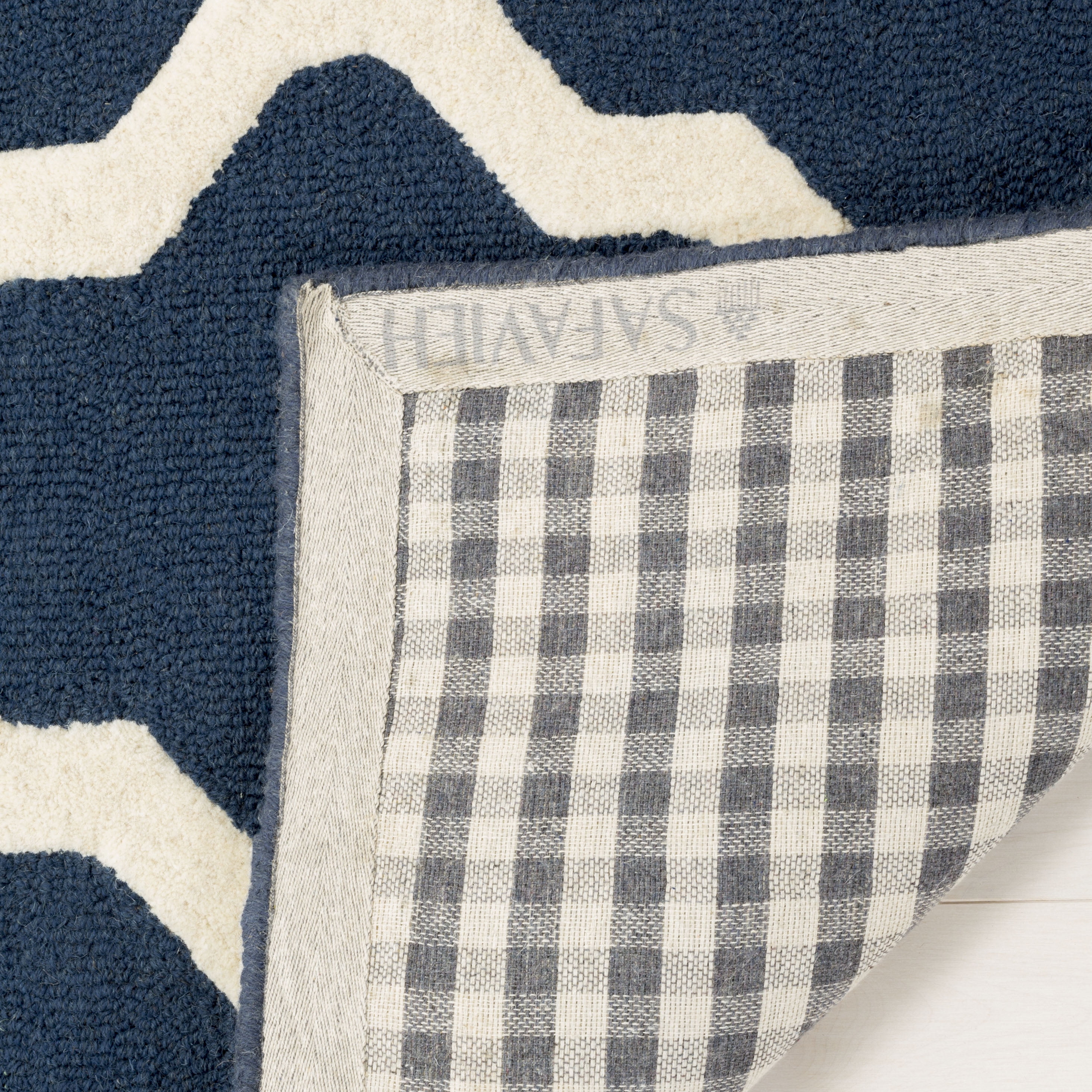 SAFAVIEH Cambridge Liam Geometric Wool Area Rug, Navy Blue/Ivory, 4' x 6'