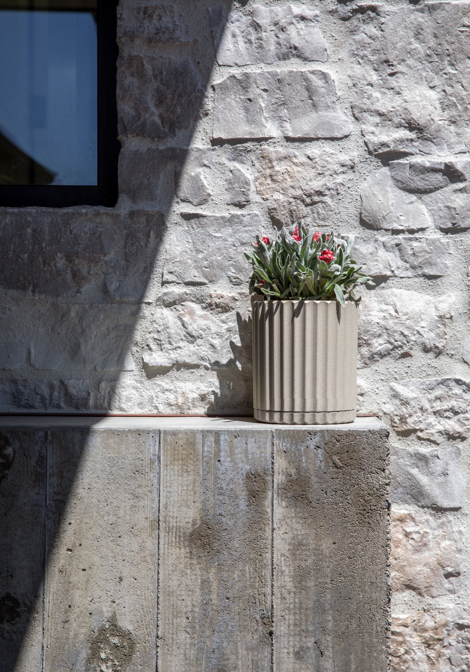 Veradek Mason Series Demi 6" Plastic-Stone Planter 2-Pack Sand