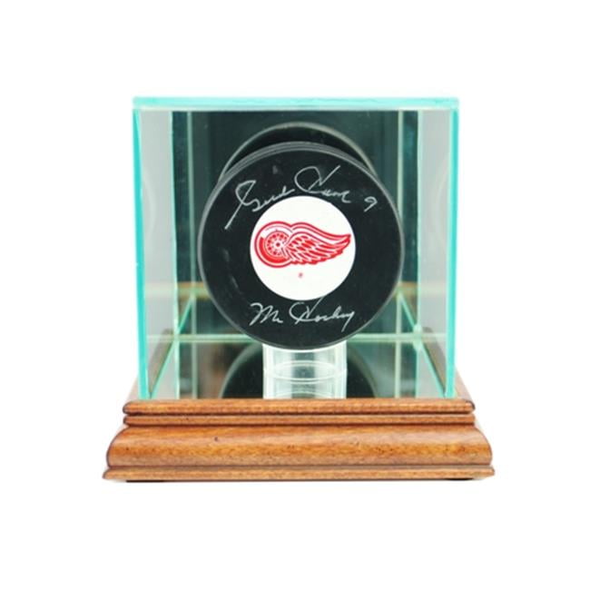 Perfect Cases SPKW Single Hockey Puck Display Case, Walnut