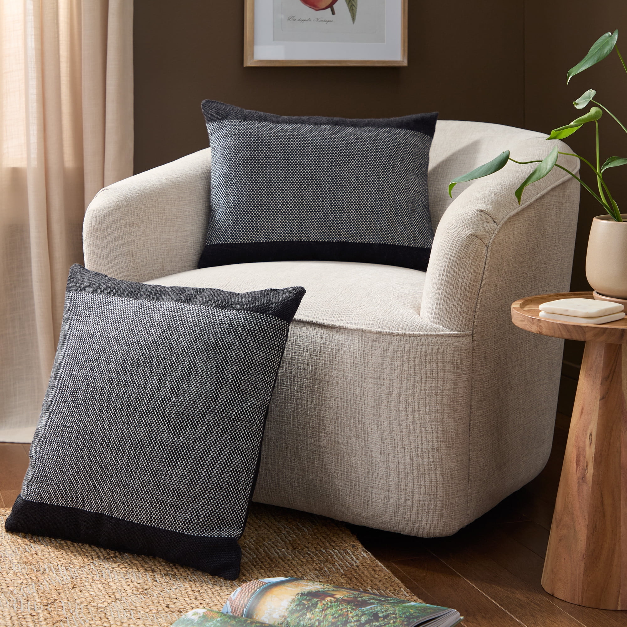 TOWN & COUNTRY TERRA Alara Solid Border Handcrafted Indoor Outdoor Decorative Pillow, 100% Recycled Materials, UV Fade Resistant, Water Repellent, Black/Ivory, 20"x20"