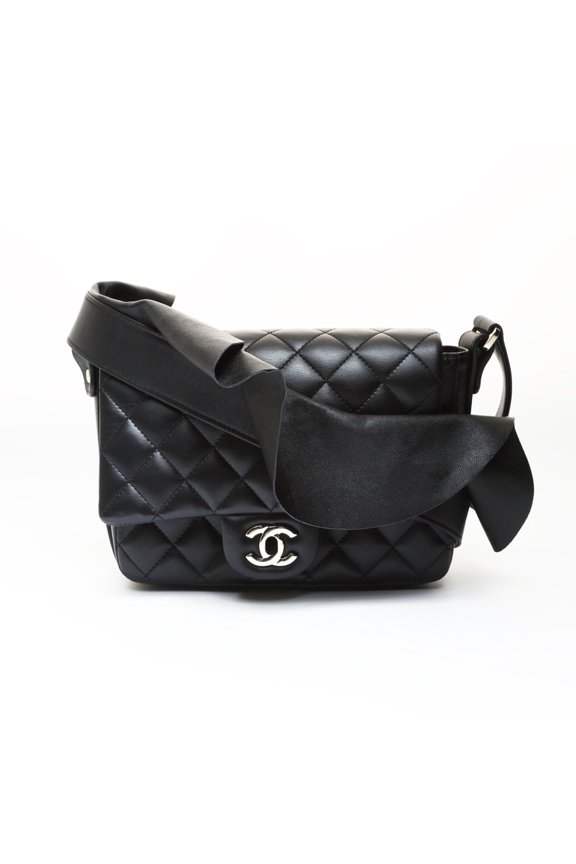 Pre-Owned CHANEL Ruffled Matelasse Lambskin Shoulder Bag with Gold Hardware, Black, WS27025