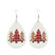 thumbnail image 5 of Pendientes de traje de cuero con copos de nieve navideños Pendientes de cuero con gotas de agua a cuadros rojos Joyas navideñas Opción de regalo versátil, 5 of 6