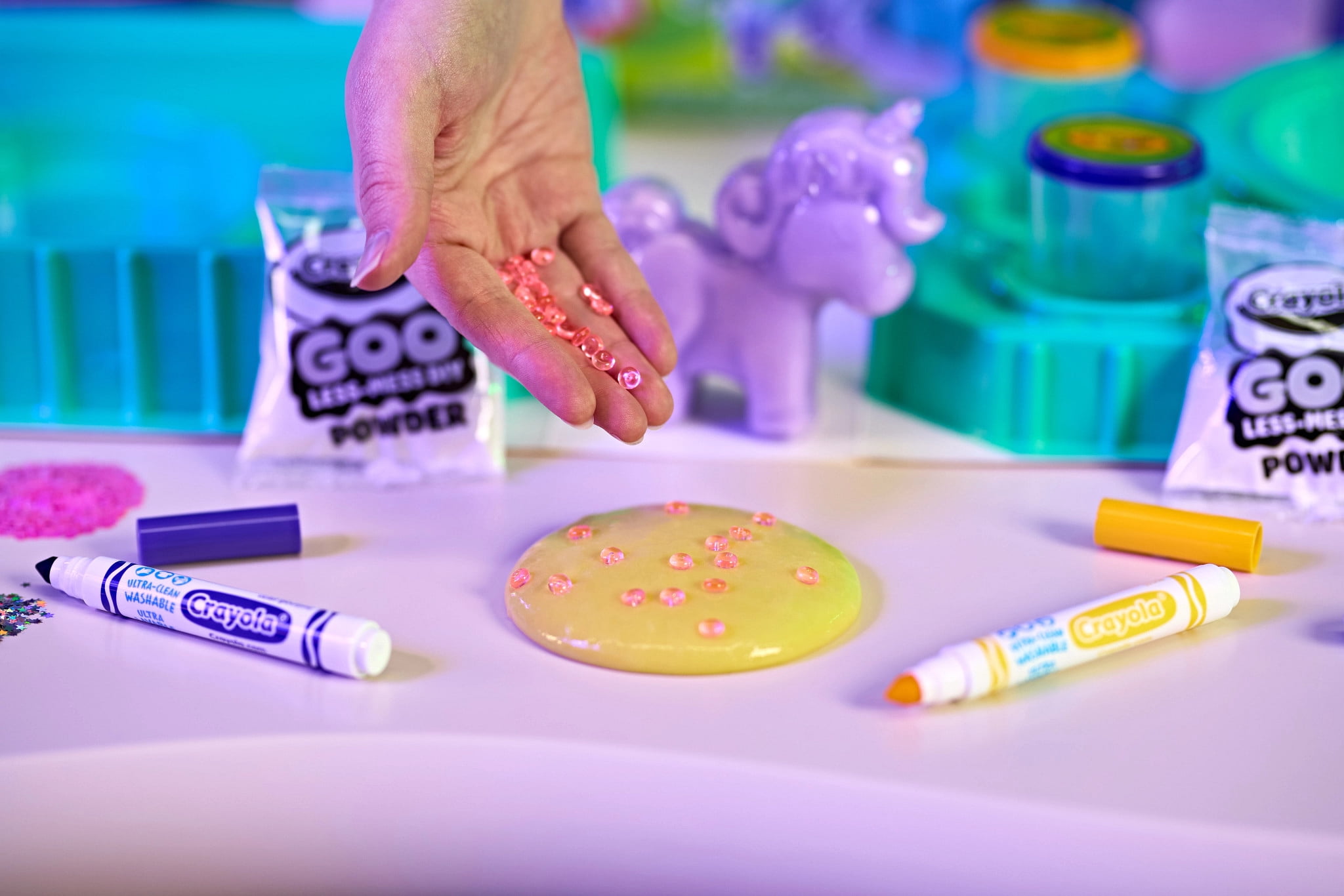 Crayola Goo All-In-1 Sensory Art Station, Unicorn Slime Making Kit for Kids, Less Mess DIY Arts & Crafts Set, Sensory Toys and Gifts for Kids, Ages 6+