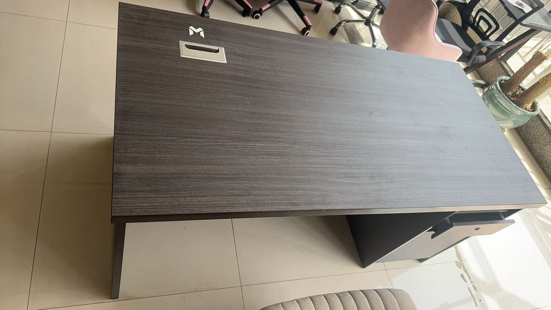 Wyrdforging Office Desk, Wooden Executive Office Desk, Modern Work Desk, Large Farmhouse Writing Table Computer Desk for Home, Brown
