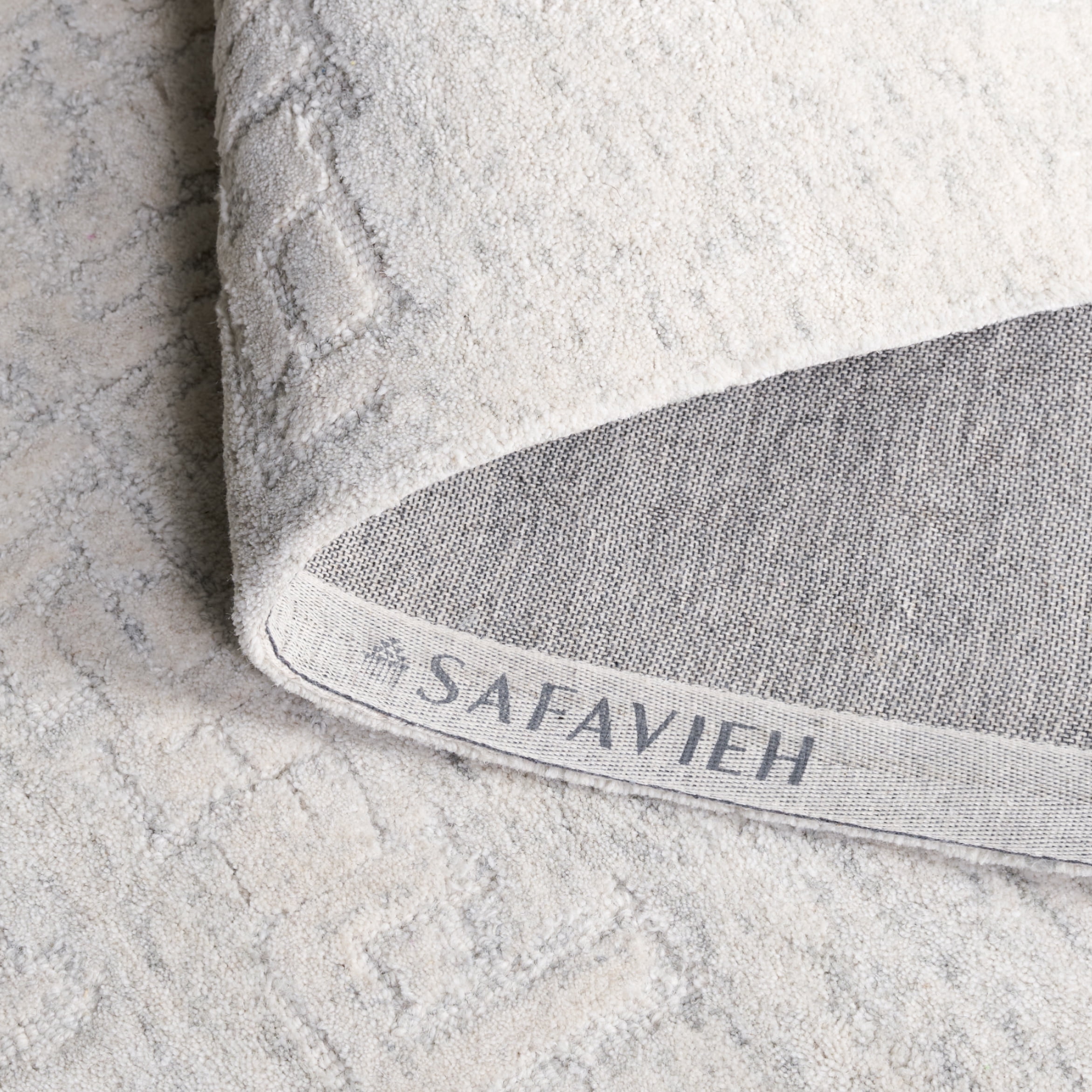 Safavieh Harvest Lynwood Geometric Runner Rug, Silver/Ivory, 2'3" x 9'
