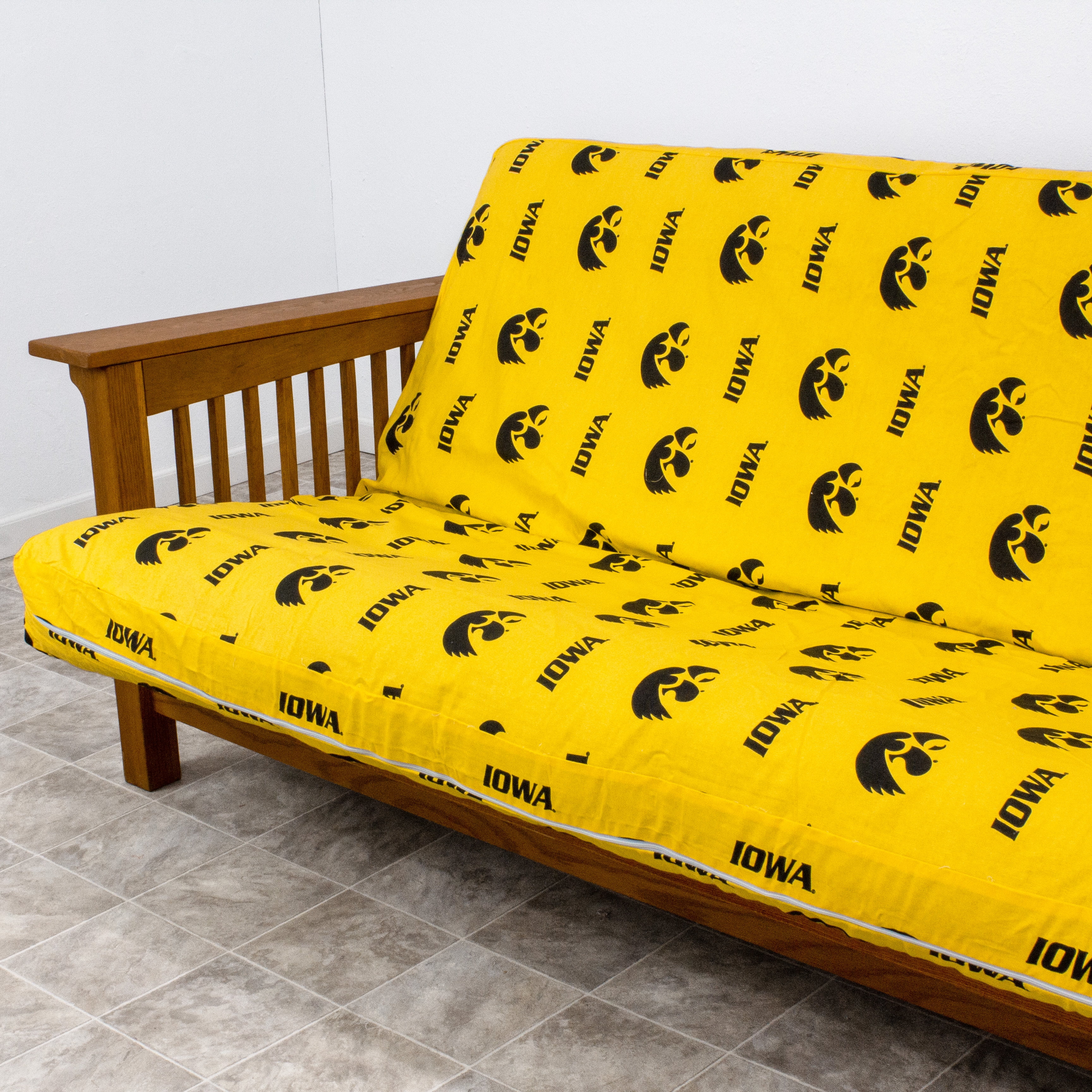 Iowa Hawkeyes Futon Cover - Full size fits 6 and 8 inch mats
