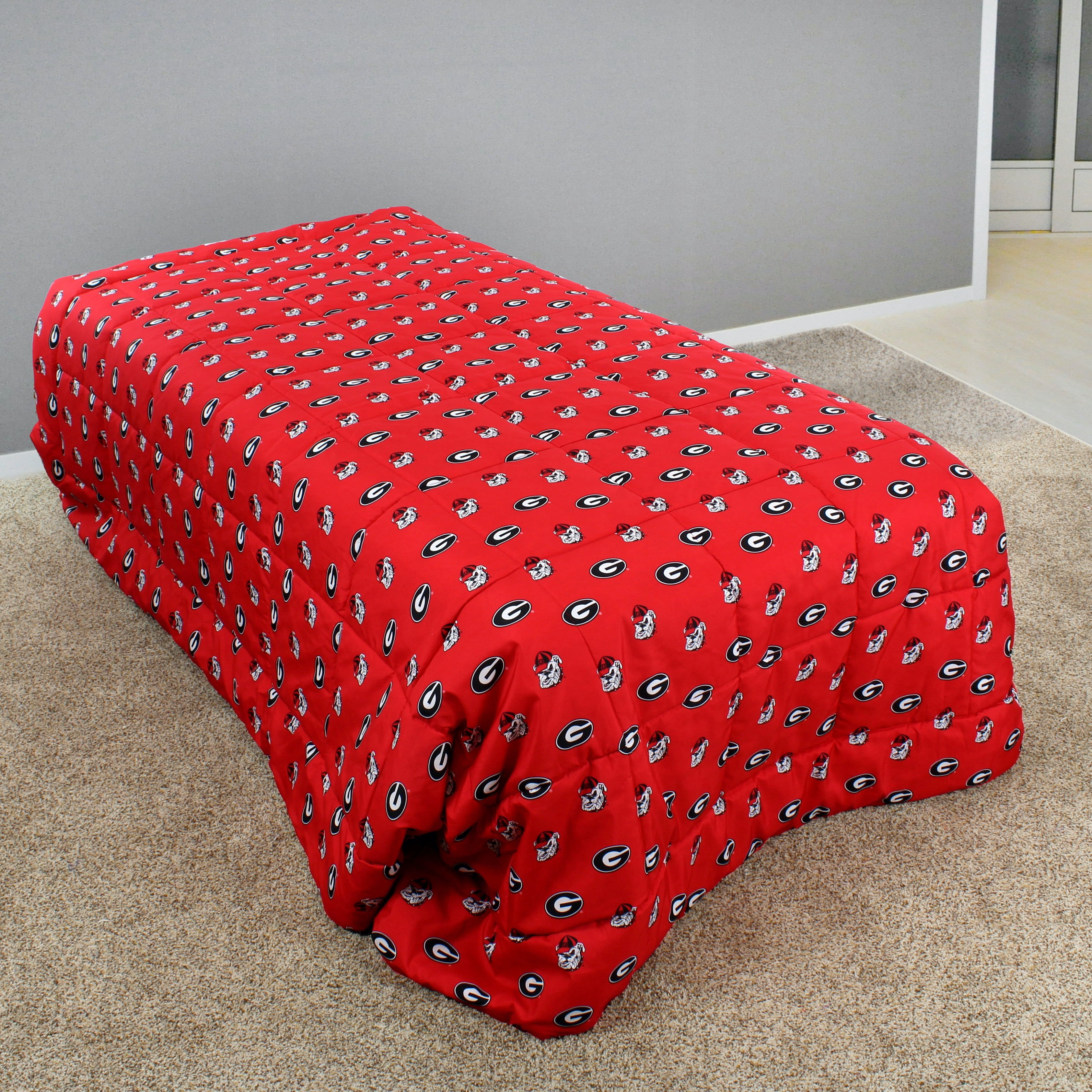 Georgia Bulldogs Reversible Big Logo Soft and Colorful Comforter, Twin