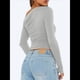 thumbnail image 4 of Blusa Informal de Larga con Cuello y Hombros Descubiertos para Mujer, Ajustada, para Salir, Estilo Y2K Flor Gris XS, 4 of 7