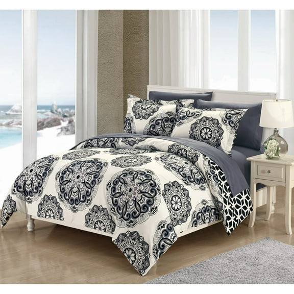 2/3 Piece Majorca Super soft microfiber Large Printed Medallion REVERSIBLE with Geometric Printed Backing Duvet Set