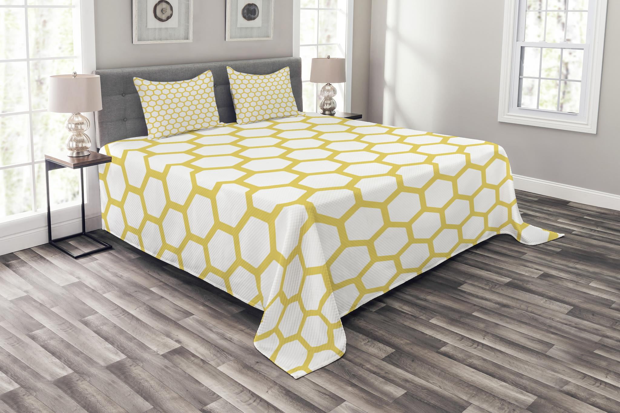 Yellow and White Bedspread Set King Size, Hexagonal Pattern