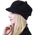 thumbnail image 1 of Gorro de invierno cálido y holgado con diseño de calavera y visera para mujer, 1 unidad, color negro, 1 of 1