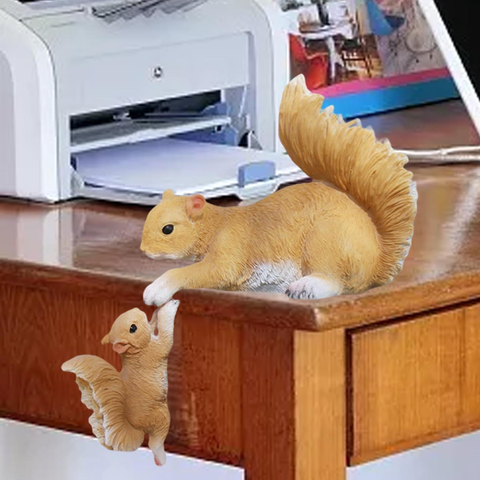 Nishiyuenyi 2x Miniature Squirrel Statue Garden Figurines for Bedroom Tabletop Ornaments