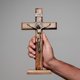 thumbnail image 4 of Crucifijo para intercesión, pared o mesa, cruz de madera con San Benito, 25 cm, 4 of 6