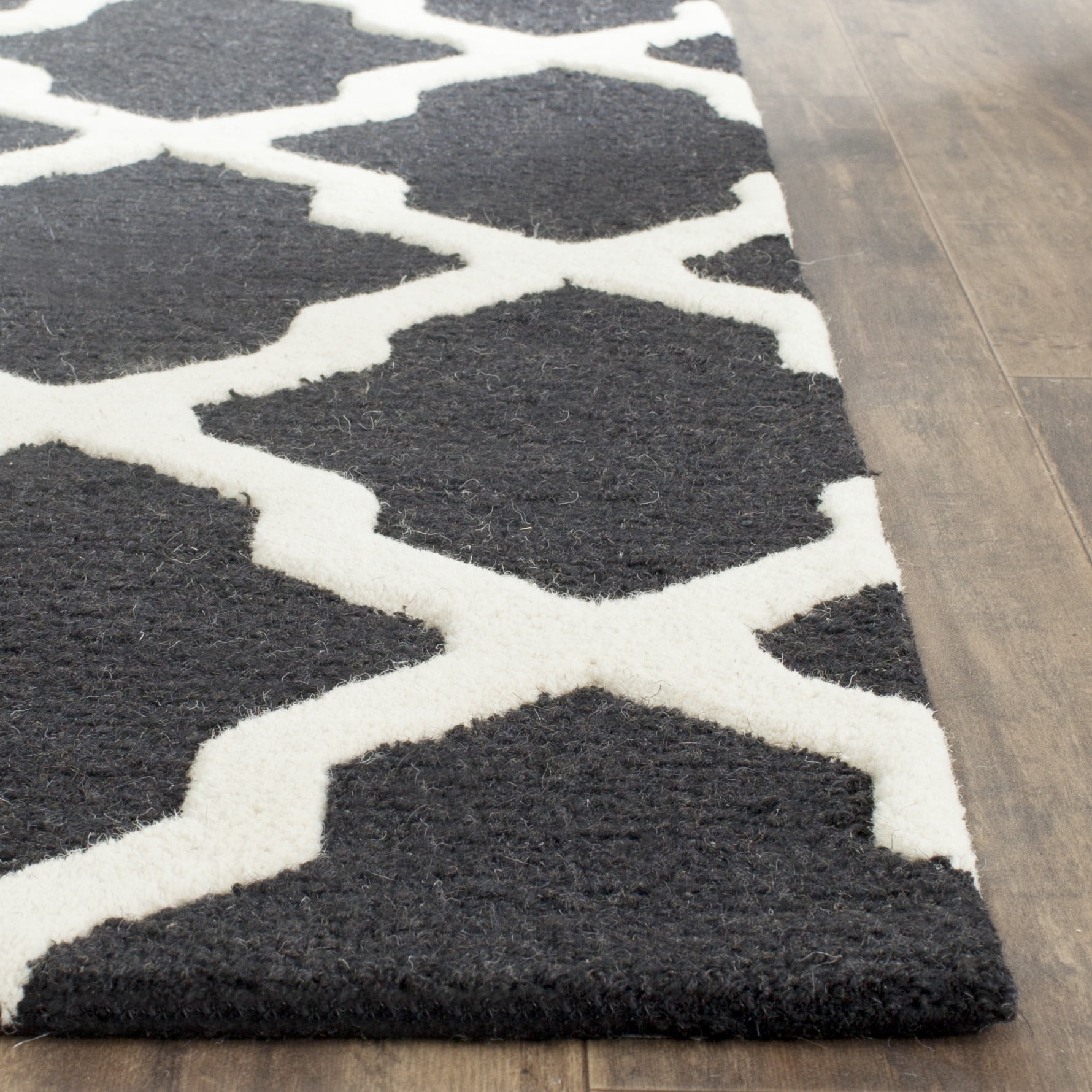 SAFAVIEH Cambridge Liam Geometric Wool Runner Rug, Black/Ivory, 2'6" x 10'