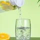 thumbnail image 4 of Juego de jarras de agua de plástico 1.1L | Jarra transparente de limonada de té helado con tapa y asa | Recipiente de bebida fría y caliente para casa, cocina, oficina | Tazas nido incluidas, 4 of 8