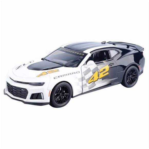Motormax 73797 2017 Chevrolet Camaro ZL1 No.42 Black & White GT Racing Series 1-24 Diecast Model Car