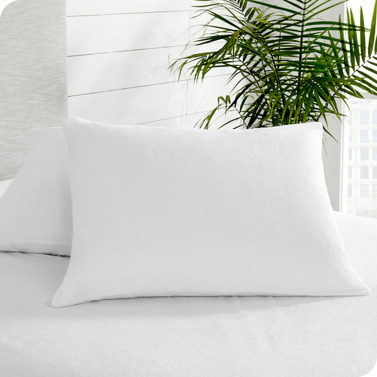 Everlasting Comfort Waterproof Pillow Protectors Standard Size, 4-Pack,  Hypoallergenic Pillow Case Cover, Zippered Design to Prevent Bedbugs, Dust  Mites and Allergens, Set of 4 (White) 