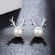 thumbnail image 4 of Pendientes de ciervo con perlas de agua dulce para mujer, de plata S925, regalo sencillo para vacaciones de Navidad Rojo Verde, 4 of 5