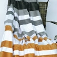 thumbnail image 2 of Manta Blancho Bedding con forro polar coral, 150 x 200 cm, 2 of 3