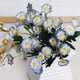 thumbnail image 1 of Ramo de margaritas de seda y manzanilla - Flores artificiales para bodas y decoración del hogar - Poliéster realista - 10,6" de alto - 1 pieza, 1 of 6