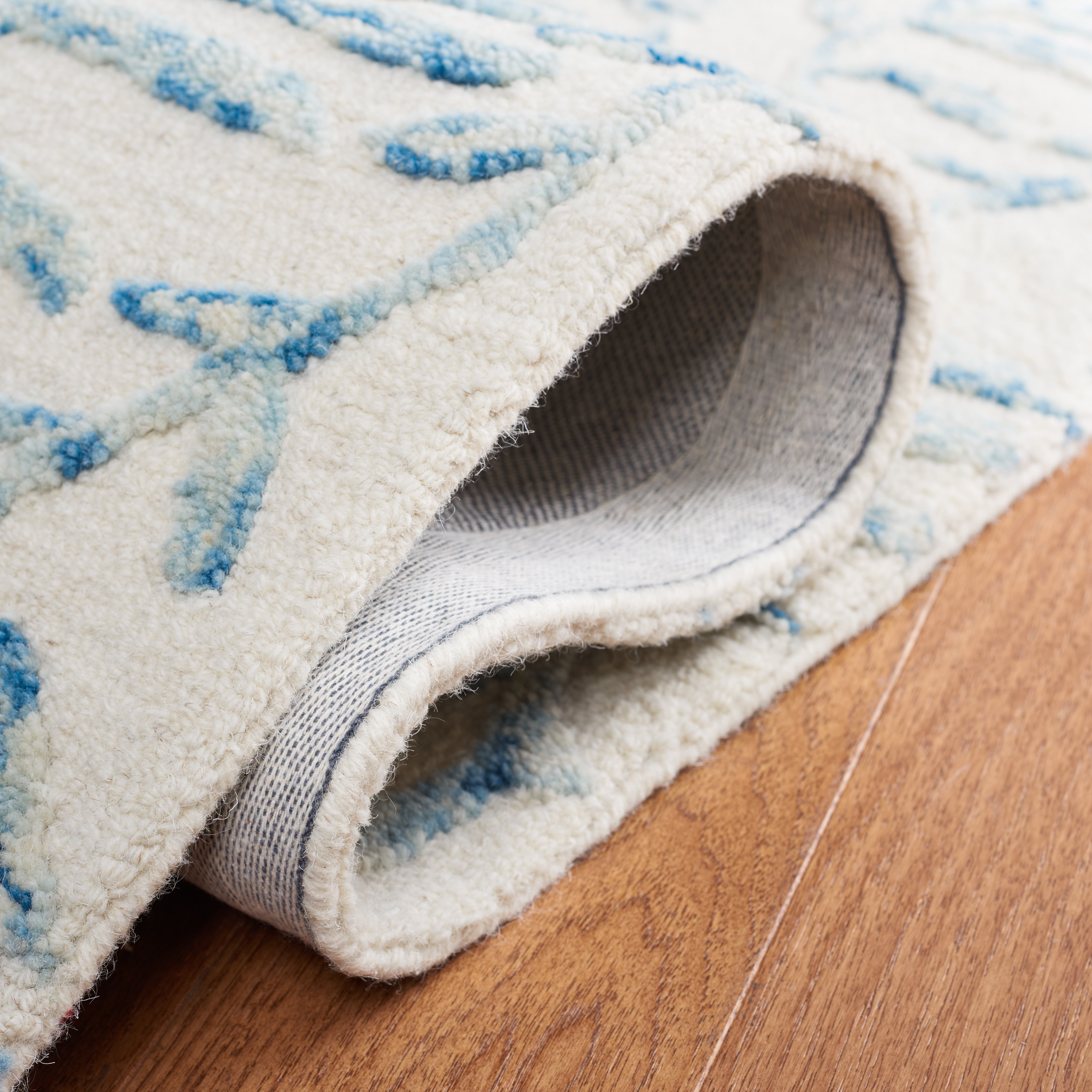 Safavieh Jardin Lailee Leaves Runner Rug, Ivory/Blue, 2'3" x 8'