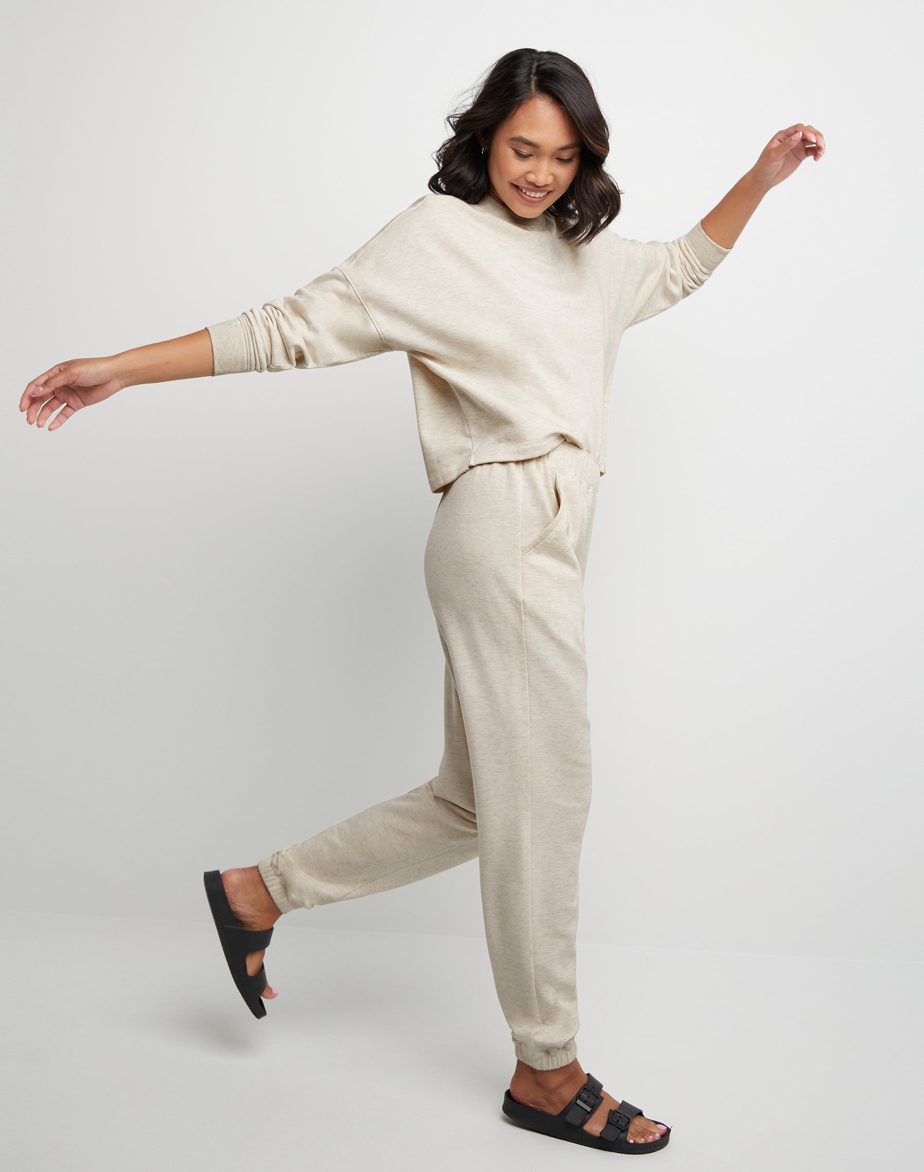 Hanes Originals Women's Soft Brushed Fleece Joggers, 29" Wheat Heather M