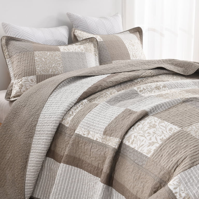 EWlinens 100% Cotton Oversized King Bedspread Set - 120x120 Inch Reversible Patchwork Plaid Coverlet, 3-Piece