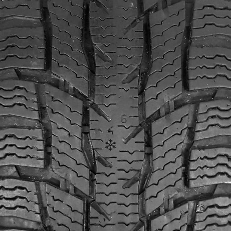 Nokian Hakkapeliitta CR3 Winter 225/75R16C 121/120R E Light Truck Tire