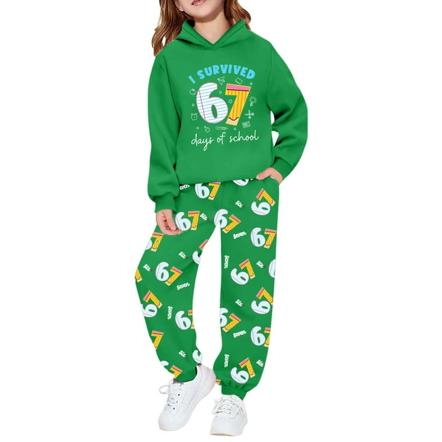 67 Chandail à Capuche Graphique de Noël pour Garçons et Ensemble de Jogging Deux Pièces Tenue Décontractée pour Enfants