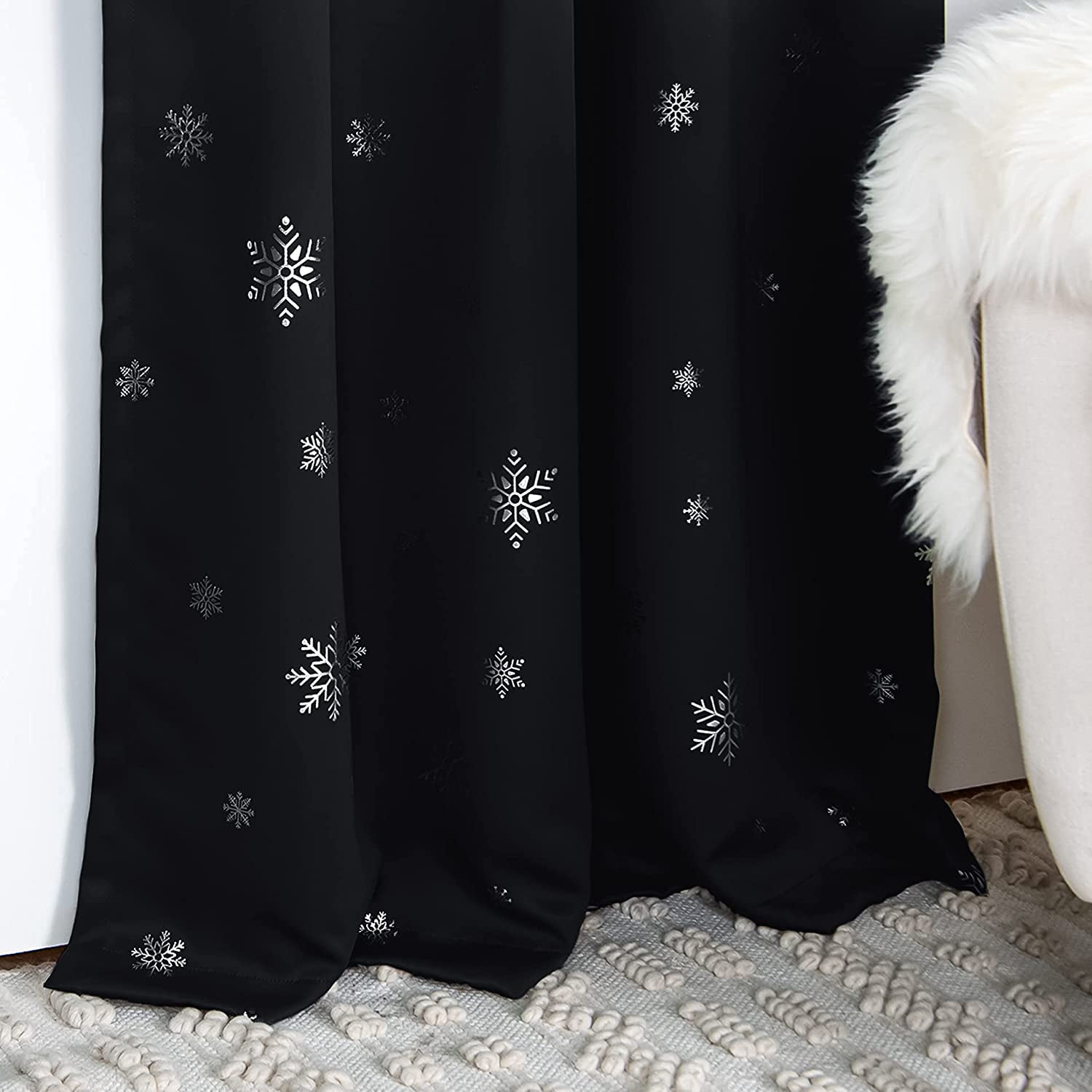 Aurora Home  Silver Foil Snowflake Thermal Insulated Blackout Curtains Black - 84"L