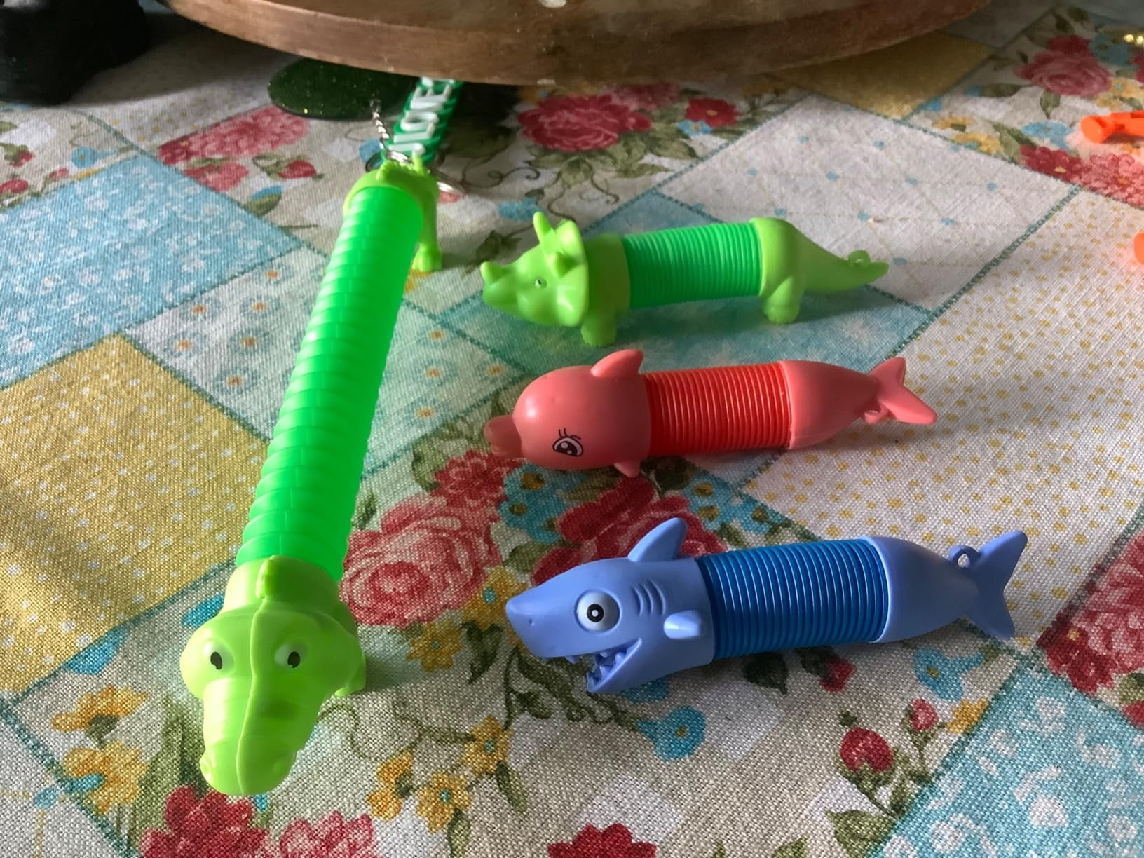 (4 pack) Joyfy Animal Pop Tubes Fidget Toys, 8 Pack Sensory Toys for Toddlers 2-3 Party Favors for Kids 4-8 8-12 Birthday Gifts Party, Classroom, School Reward,Goodie Bags Stuffers for Kids, Random Color