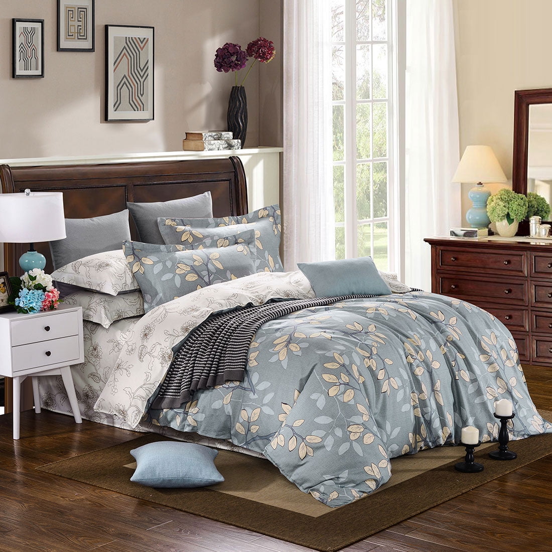 Gucci простыня. Спальня с раздельными кроватями. Постельное бельё и шопкинс. Шотландский стиль в интерьере. Кровать the longing.