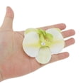 thumbnail image 4 of Ganchos para el cabello de perlas falsas de 2 piezas con clip de pico de pato para mujeres, flores Phalaenopsis en blanco y verde, 4 of 5