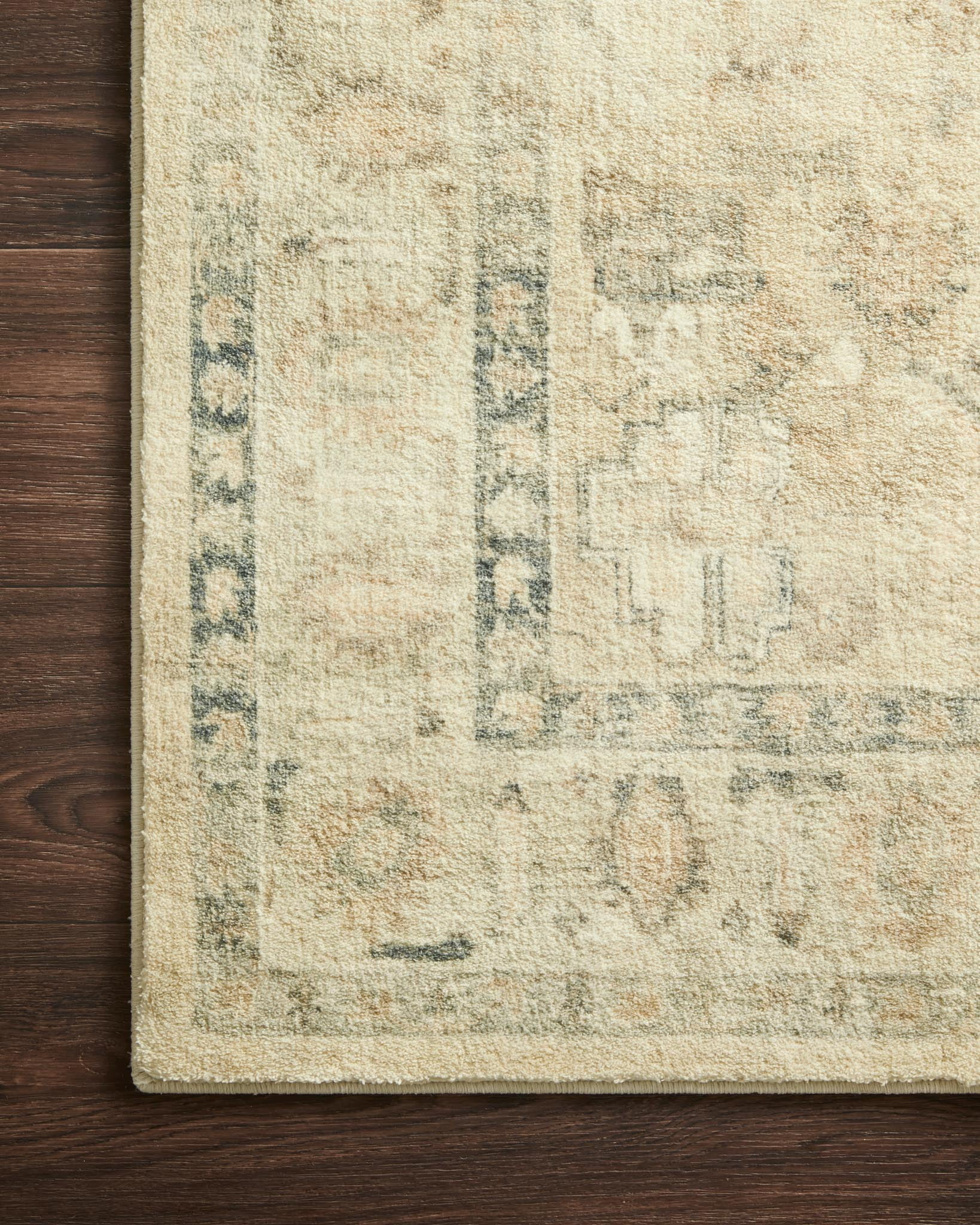 Loloi Rosette Sand / Ivory 3'-3" x 5'-3" Accent Rug