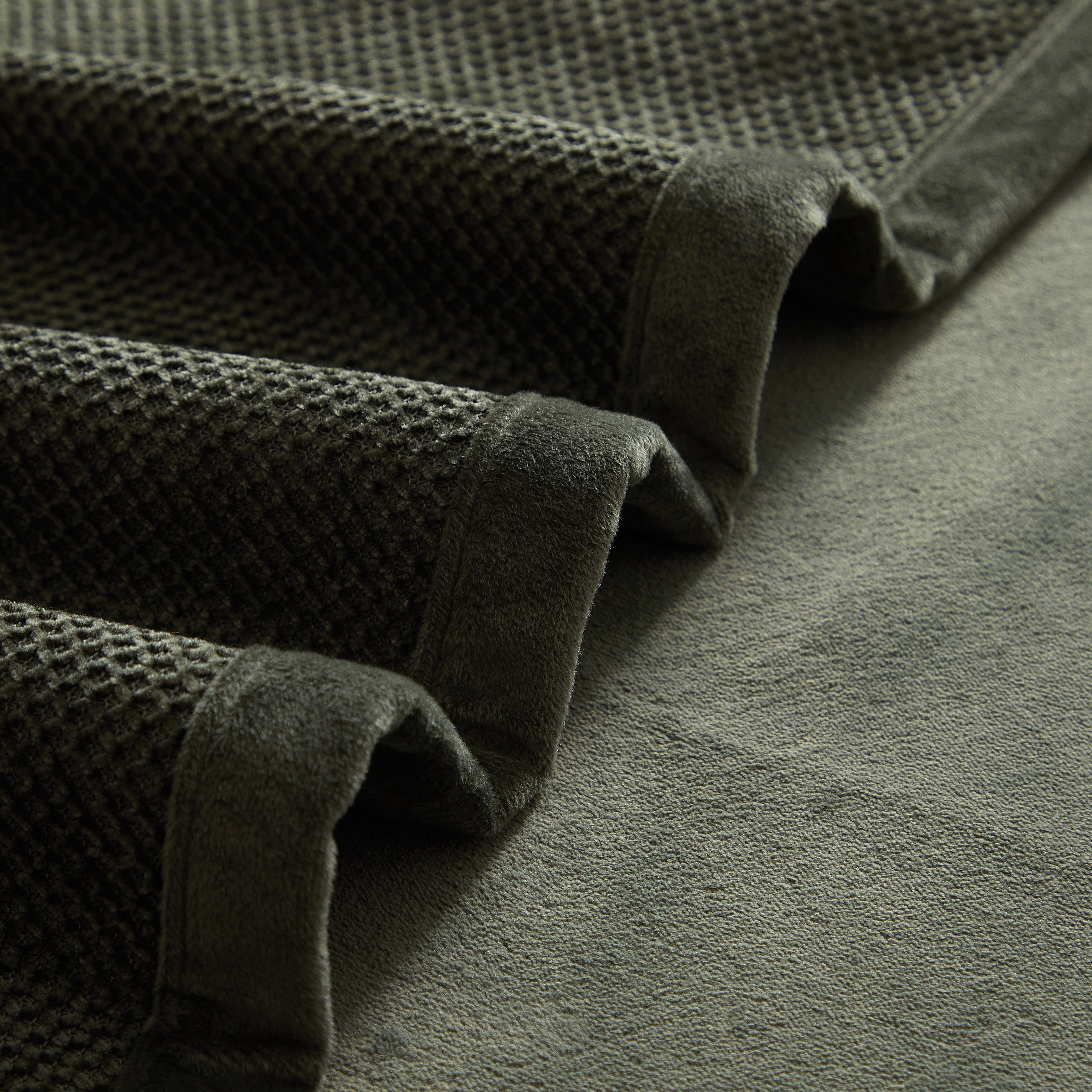 Cozy Haven Luxury Knot Chenille Bed Blanket,Mulled Basil, King Size, 102 x 90 in