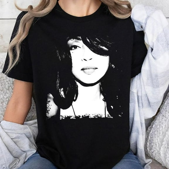 Sade Adu Graphic Unisex T-Shirt, Sizes S-5XL - Gategoo