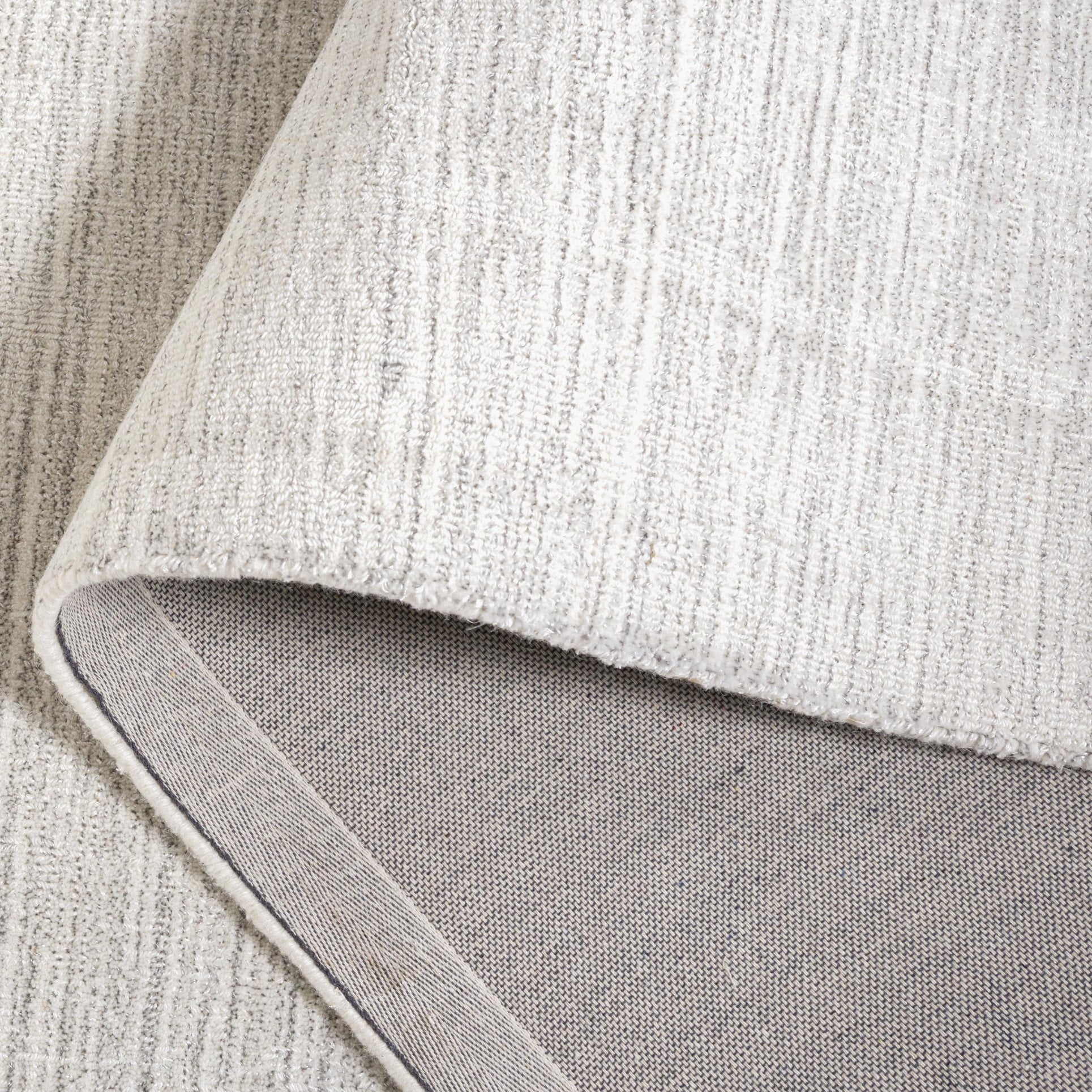 SAFAVIEH Mirage Romayne Distressed Area Rug, Ivory, 5' x 8'