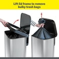 thumbnail image 4 of Bote de basura con escalón de acero inoxidable Glad con protección contra olores Clorox | Cubo de basura de cocina de metal grande con tapa de cierre suave, pedal y soporte para rollo de bolsa de basu, 4 of 5
