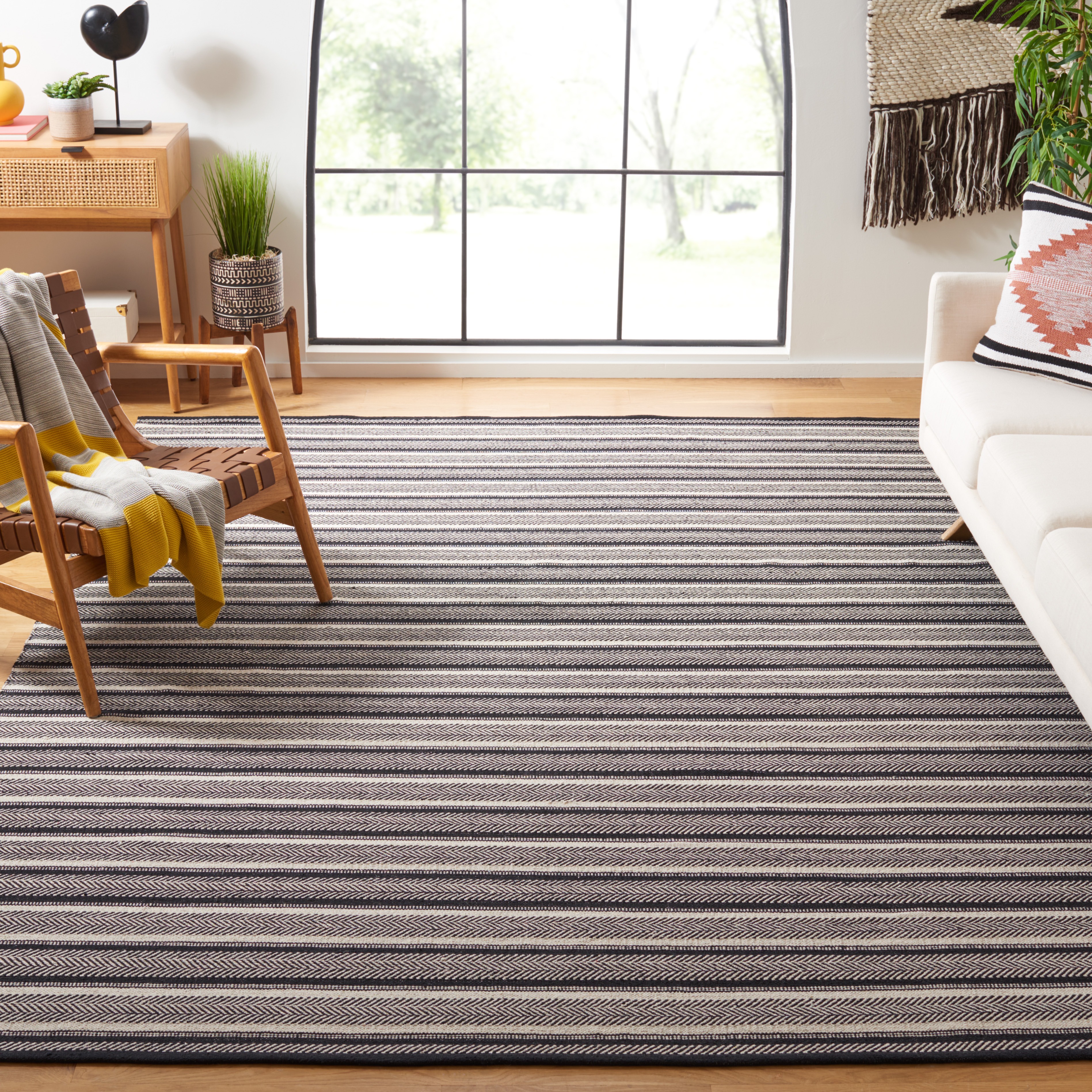 SAFAVIEH Montauk Marta Striped Cotton Area Rug, Black/Ivory, 8' x 10'