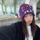 thumbnail image 4 of Gorro de punto con botones de colores, gorros de calavera con botones Y2K para mujer y hombre, gorros cálidos para exteriores e invierno, 4 of 6