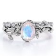 thumbnail image 1 of JeenMata Anillo de Novia con Diseño de Hojas, Estilo Art Déco, con Filigrana Milgrain, Piedra Lunar Azul de Corte Ovalado de 1,5 Quilates y Moissanita, Chapado en Oro Blanco de 18 K sobre Plata, 1 of 6