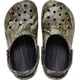 thumbnail image 4 of Zueco Shoes Crocs Classic Realtree para niños, talla 11, 4 of 7