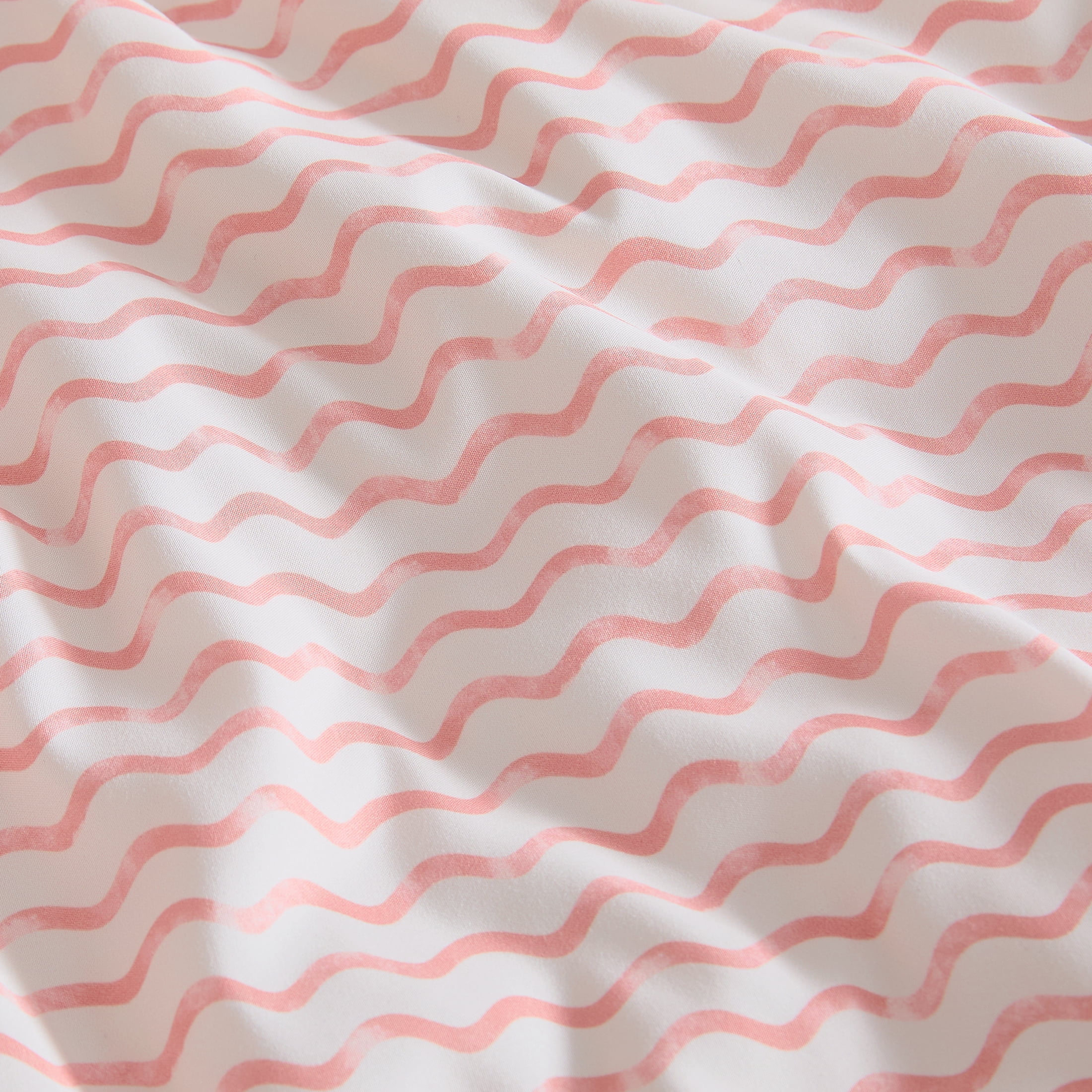 Coastal Living 4-Piece Coral Chevron Soft Brushed Microfiber Luxury Cooling Sheet Set, Queen