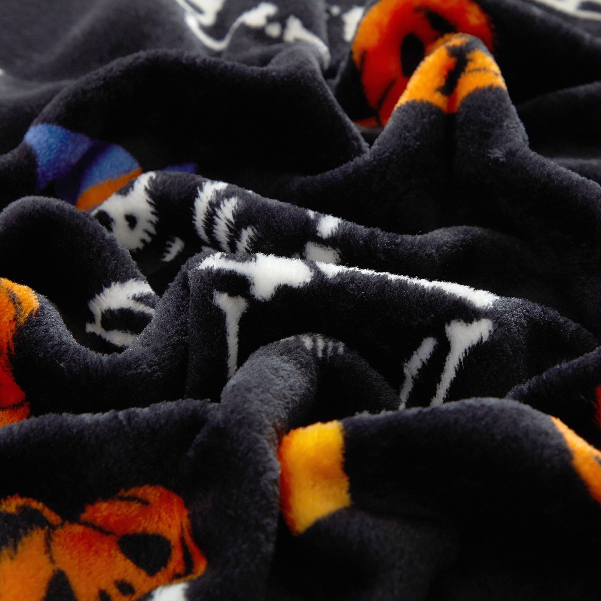 (2 pack) Way To Celebrate 50"x60" Skeletons Rolled Plush Throw