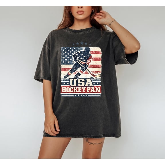 USA Hockey Fan American Flag Player Graphic Shirt Vintage Patriotic Ice Hockey Sports Pride Graphic Tee Retro USA Hockey Apparel Comfort Colors Unisex Cotton T-Shirt, Sizes S-3XL