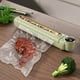 thumbnail image 2 of Máquina selladora al vacío Sistema automático de conservación de alimentos | Succión de 60KPA | Operación con un solo toque | 10 bolsas de calor incluidas | Diseño compacto y portátil | Sella bolsas, 2 of 7