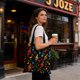 thumbnail image 5 of Elegante bolso de lona esencial para salir. Lo tiene todo. Bolso de lona., 5 of 6